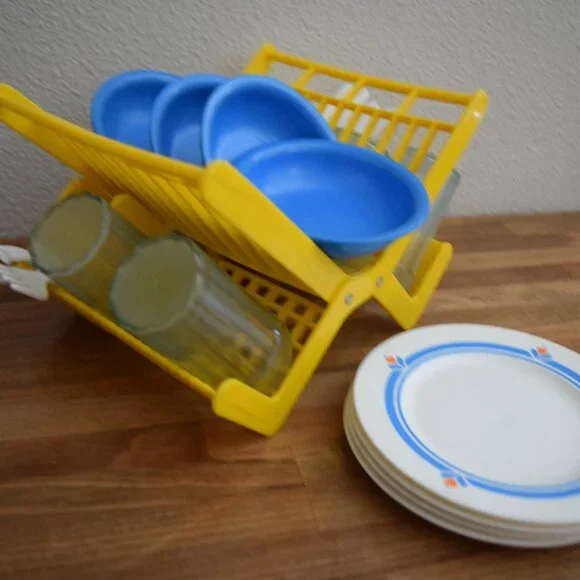 Fisher Price Family Dinnerware set - Picture 2 of 3
